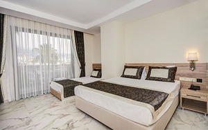 ARSI HOTEL (4 фото из 7)