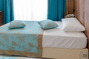 ELIJAH HOTEL (10 фото из 10)