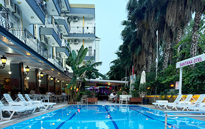 SANTANA HOTEL (2 foto / 10)