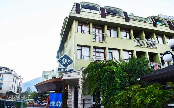 ARES CITY HOTEL