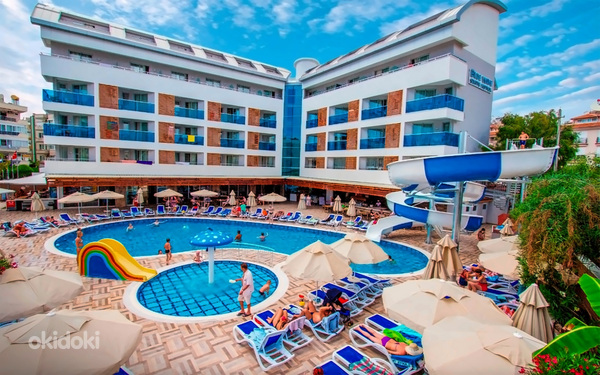 BLUE WAVE SUITE HOTEL