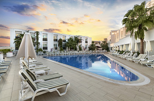 SHARK CLUB HOTEL (3 foto / 10)