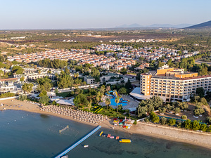 THE HOLIDAY RESORT (5 foto / 10)