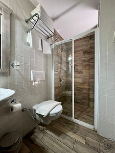 NAR HOTEL (8 фото из 10)