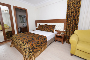 THE CORNER PARK HOTEL (1 foto / 16)