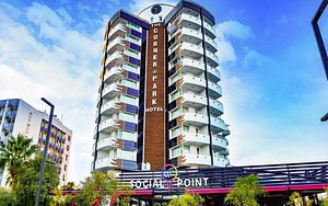 THE CORNER PARK HOTEL (8 foto / 16)