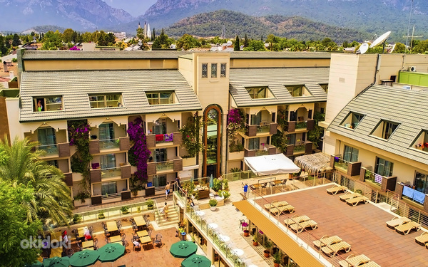 AMBASSADOR PLAZA HOTEL