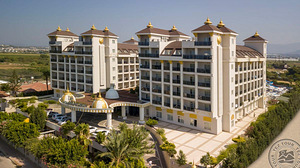 LAKE & RIVER SIDE HOTEL & SPA (2 foto / 10)