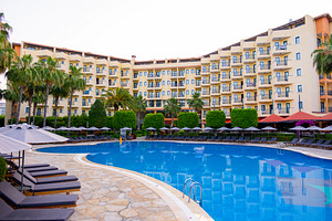 MIRAMARE QUEEN HOTEL (1 foto / 10)