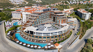 QLUSIVE HOTEL (1 foto / 10)