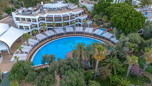 LATANYA PARK RESORT (2 foto / 10)