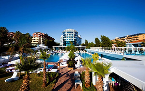 Q PREMIUM RESORT HOTEL (2 фото из 10)