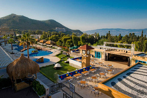 BELLAZURE HOTEL (1 foto / 10)