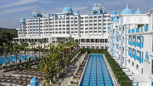 RUBI PLATINUM SPA RESORT & SUITES (4 foto / 10)