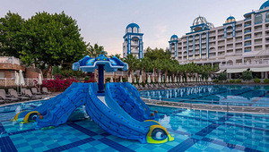 RUBI PLATINUM SPA RESORT & SUITES (8 foto / 10)