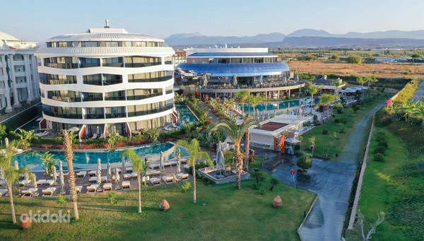 LIU RESORTS