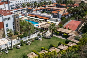 TIANA BEACH HOTEL (5 foto / 10)
