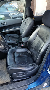 Nissan X-Trail (11 фото из 14)