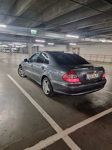 Mercedes-Benz E320 4Matic 165kw (5 foto / 8)