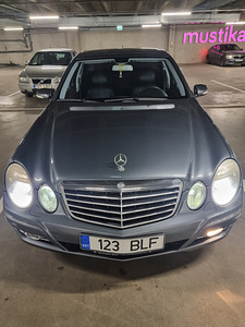 Mercedes-Benz E320 4Matic 165kw (4 foto / 8)