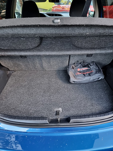 Toyota yaris Hybrid 54kw (10 foto / 10)
