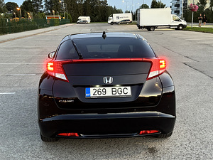 Honda civic 2012 (2 foto / 15)