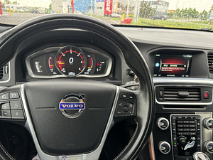 Volvo v60 Rdesign (8 foto / 8)