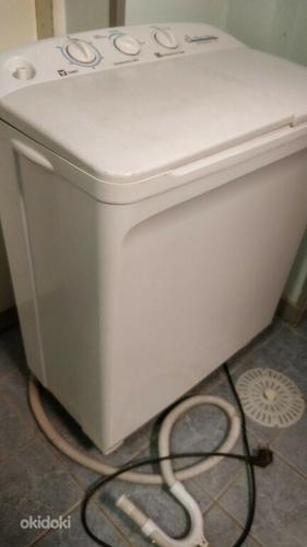 Полуавтоматическая стиральная машина (фото #1)