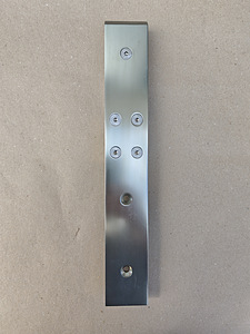 Alumiiniumist külgkinnitused piirdepaneelile 400 × 60 mm (8 foto / 8)
