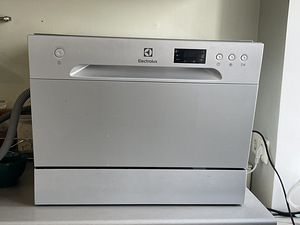 Посудомоечная машина Electrolux для стола