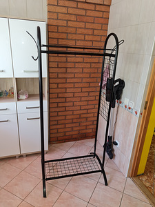 Продам металлическую вешалку для одежды (4 фото из 4)