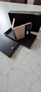 Uus Samsung Galaxy Flip4 5G 128GB Gold (2 foto / 3)