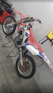 Honda crf250r (8 foto / 8)