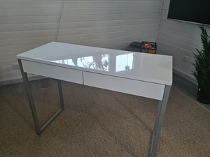 Laste kirjutuslaud (1 foto / 4)