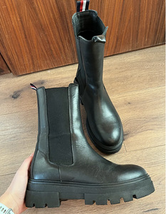 Tommy Hilfiger saapad (37) (2 foto / 5)