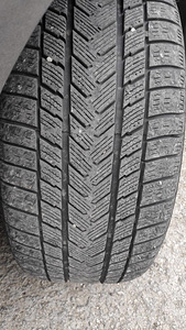 235/50/17 4tk lamellrehvid Gripmax (2 foto / 2)