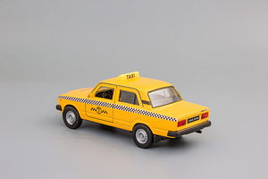 Модель автомобиля Лада ВАЗ 2107 такси 1:36