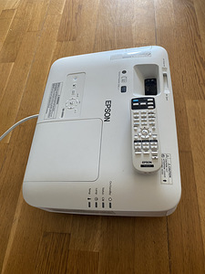 Проектор Epson EB-2265U (1 фото из 3)