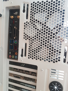 I7-7700K, 32GB DDR4, GTX 1080, Corsair 750W (4 foto / 7)