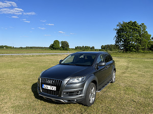 Audi Q7 Exclusive (7 фото из 15)