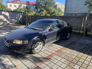 Volvo s60 (9 фото из 10)
