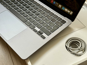 Apple Macbook Air 13 M2 8/256GB SpG SWE nagu uus! Aku 100% (4 foto / 7)