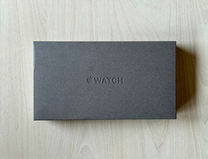 Apple Watch Ultra 2 49mm Black Ti Black Ocean Band nagu uus! (1 foto / 8)