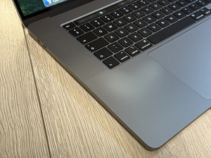 Apple Macbook Pro 16 2019 i7 32/512GB Space Gray ENG (3 foto / 8)