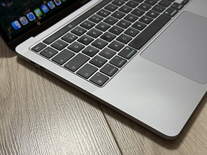 Apple Macbook Pro 13 M1 8/256GB Space Gray SWE heas korras. (4 foto / 7)