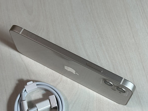 Apple iPhone 12 White 64GB väga heas korras. Aku 89% (3 foto / 7)