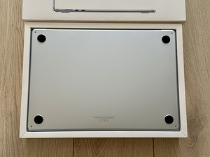 Apple Macbook Air 15 2025 M4 16/256GB SkyBlue SWE nagu uus (2 foto / 9)