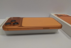 Apple iPhone 17 Pro Max 512GB Cosmic Orange cycle count 10 (6 foto / 10)