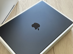 Apple Macbook Air 13 M3 8/512GB SWE как новый! Аккумулятор 1 (2 фото из 9)