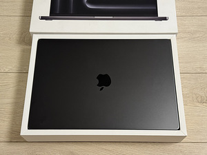 Apple Macbook Pro 16 M4 Pro 24/512GB SpB ENG/RUS. Aku 100% (1 foto / 10)